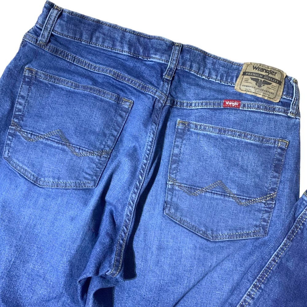Wrangler Athletic Fit Denim Blue Jeans Mens Size 32 x 32